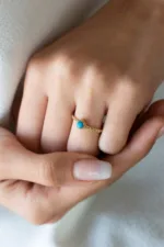 Altın Firuze Taşlı Yüzük 3 Altın Firuze Taşlı Yüzük, 14 Ayar Altın, Sarı renk, Firuze, tasarım detay görünümü
