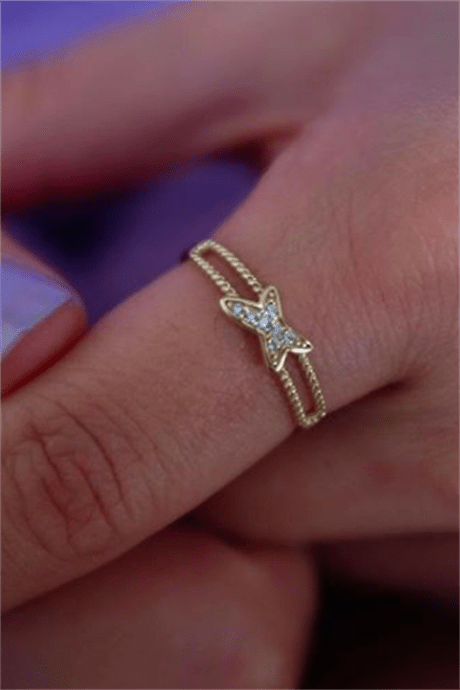 Altın Kelebek Yüzük Altınkenti'nin Altın Yüzük kategorisindeki altın yüzük modelleri ve fiyatları takılarından birisidir.