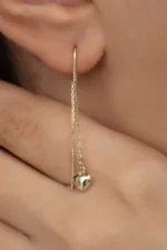 Altın Sallantılı Kalp Küpe Altınkenti'nin AK-G1172 SKU'lu altın küpe modelleri veya altın küpe fiyatlarınden birisidir.