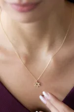 Baget Taşlı Kar Tanesi Zincir Kolye galeri görünümü – 8 Ayar Altın, Sarı renk, Zirkon