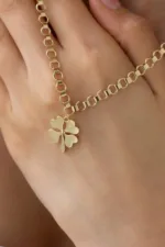 Tasarım Kalın Halkalı Taşsız Altın Yonca Kolye 3 14 Ayar Altın, Sarı renk, Taşsız özellikli Tasarım Kalın Halkalı Taşsız Altın Yonca Kolye tasarım detay görünümü