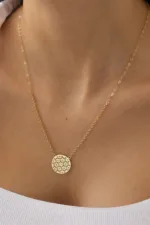 Tasarım Doç Zincirli Altın Yaşam Çiçeği Şans Kolyesi 3 14 Ayar Altın, Sarı renk, Zirkon özellikli Tasarım Doç Zincirli Altın Yaşam Çiçeği Şans Kolyesi tasarım detay görünümü