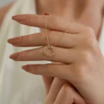 Altın Helen Taç Kolye 7 Altın Helen Taç Kolye, 14 Ayar Altın, Sarı renk, Zirkon, detay görünümü