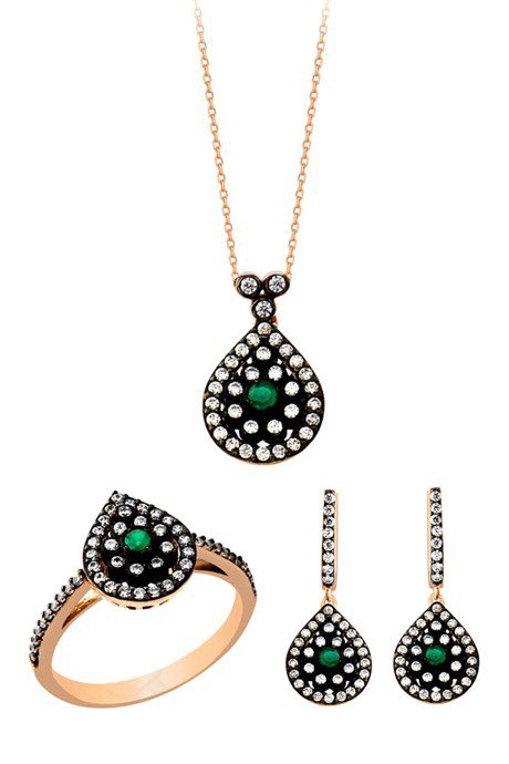 Altın Elmas Görünümlü Damla Mini Set Altınkenti'nin altın mini set modelleri veya altın mini takı seti fiyatlarınden birisidir.