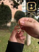 Altın Çizgili Kalp Sallantılı Küpe 4 14 Ayar Altın, Sarı renk, Taşsız özellikli Altın Çizgili Kalp Sallantılı Küpe detay görünümü