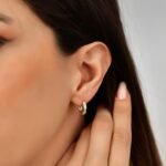Mini Taşlı Halka Küpe 3 Mini Taşlı Halka Küpe detay görünümü – 14 Ayar Altın, Sarı renk, Taşsız