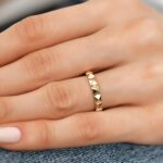 Altın Taşsız Sıralı Piramit Model Yüzük 3 14 Ayar Altın, Sarı renk, Zirkon özellikli Altın Taşsız Sıralı Piramit Model Yüzük tasarım detay görünümü
