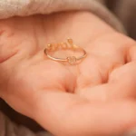 14 Ayar Altın, Sarı renk, Taşsız özellikli Altın Kalpli Love Aşk Yüzük detay görünümü