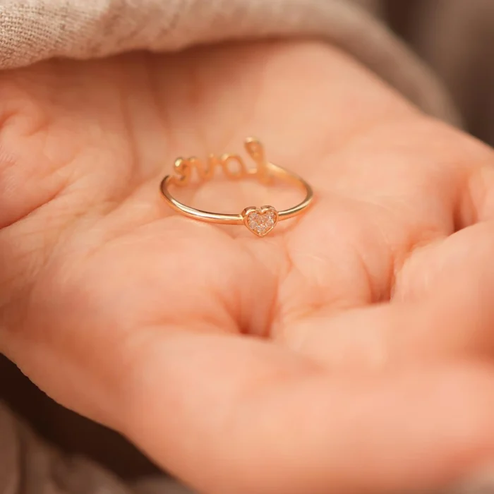 14 Ayar Altın, Sarı renk, Taşsız özellikli Altın Kalpli Love Aşk Yüzük detay görünümü