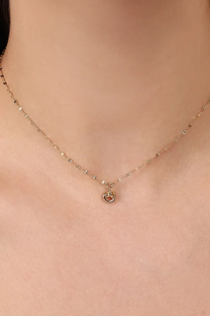 14 Ayar Altın, Sarı renk, 1.61 g özellikli Düğümlü Ezme Forse Zincir Choker farklı açıdan görünümü