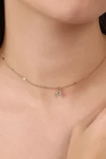 Minimal ve Baget Taşlı Aynalı Zincir Choker 3 Minimal ve Baget Taşlı Aynalı Zincir Choker, 14 Ayar Altın, Sarı renk, 1.94 g, detay görünümü