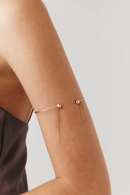 Minimalist Kelepçe Saçaklı Kol Bilekliği, 14 Ayar Altın, Sarı renk, 4.71 g, farklı açıdan görünümü
