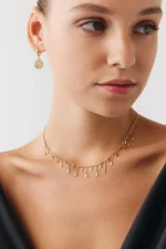 Özel Tasarım Zikzak Çubuk Shakira Choker 4 Özel Tasarım Zikzak Çubuk Shakira Choker yakın plan görünümü – 14 Ayar Altın, Sarı renk, 5.44 g
