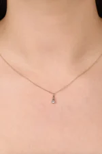 14 Ayar Altın, Sarı renk, 1.39 g özellikli Taşlı Çizgili Konik Kolye detay görünümü