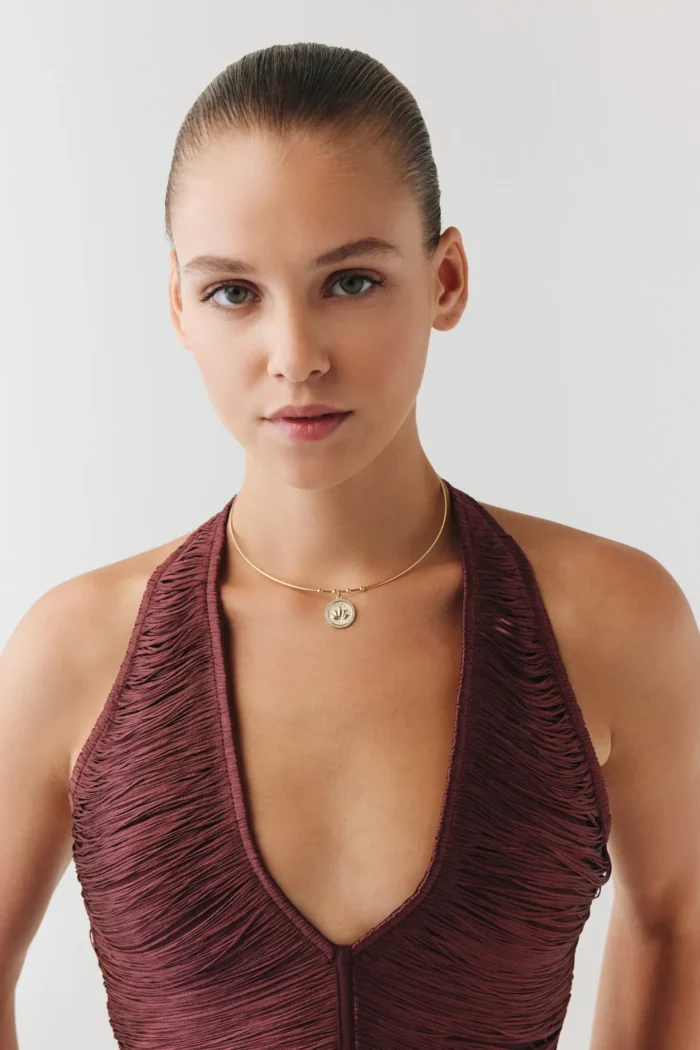 Minimal Lotus Figürlü Taş Çerçeveli Tel Choker, 14 Ayar Altın, Sarı renk, 8.36 g, farklı açıdan görünümü