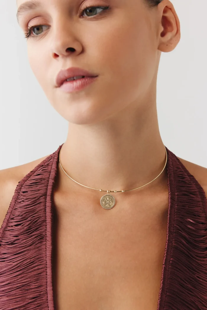 14 Ayar Altın, Sarı renk, 8.45 g özellikli Taş Çerçeveli Lotus Madalyon Sabit Tel Choker detay görünümü