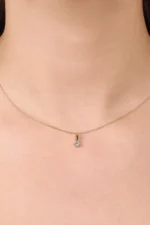 Yuvarlak Taşlı Çubuklu Kolye 3 Yuvarlak Taşlı Çubuklu Kolye, 14 Ayar Altın, Sarı renk, 1.44 g, tasarım detay görünümü