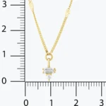 Minimal ve Baget Taşlı Aynalı Zincir Choker 4 Minimal ve Baget Taşlı Aynalı Zincir Choker, 14 Ayar Altın, Sarı renk, 1.94 g, detay görünümü