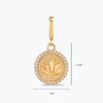 Taş Detay Lotus Charm 3 Taş Detay Lotus Charm, 14 Ayar Altın, Sarı renk, 1.76 g, tasarım detay görünümü